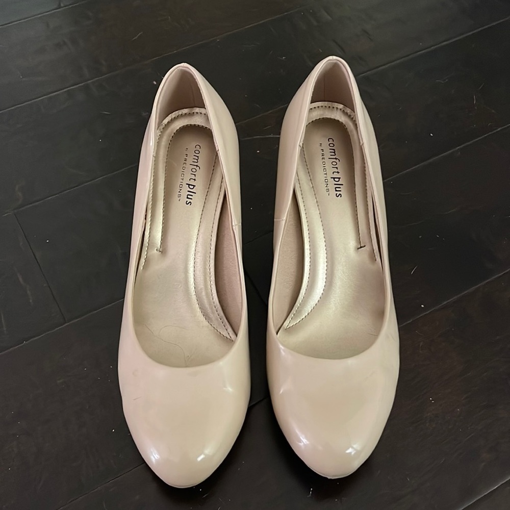 Predictions - Comfort Plus Nude Closed Toe Shiny Shoe
